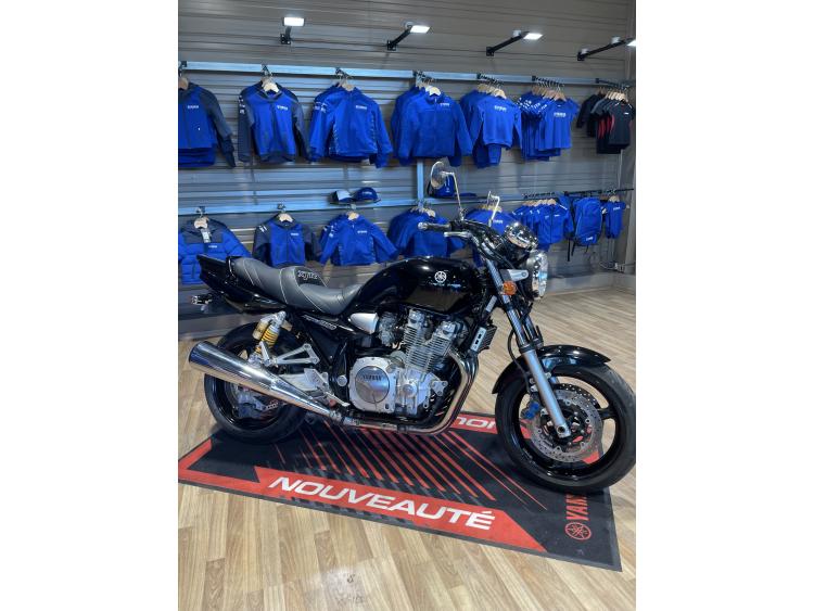 YAMAHA XJR 1300
