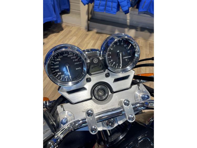 YAMAHA XJR 1300