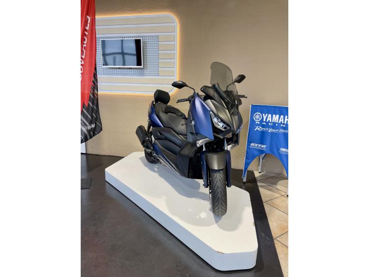 YAMAHA XMAX 300