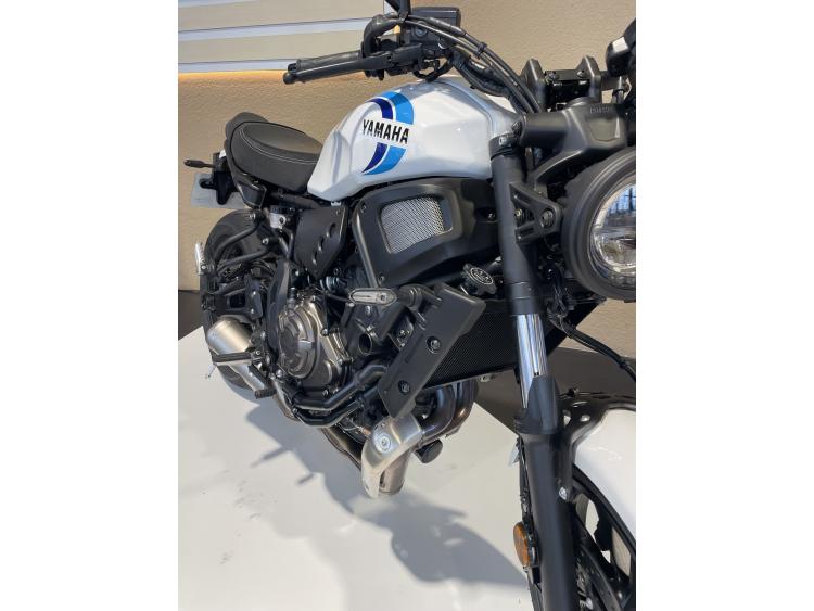 YAMAHA XSR 700