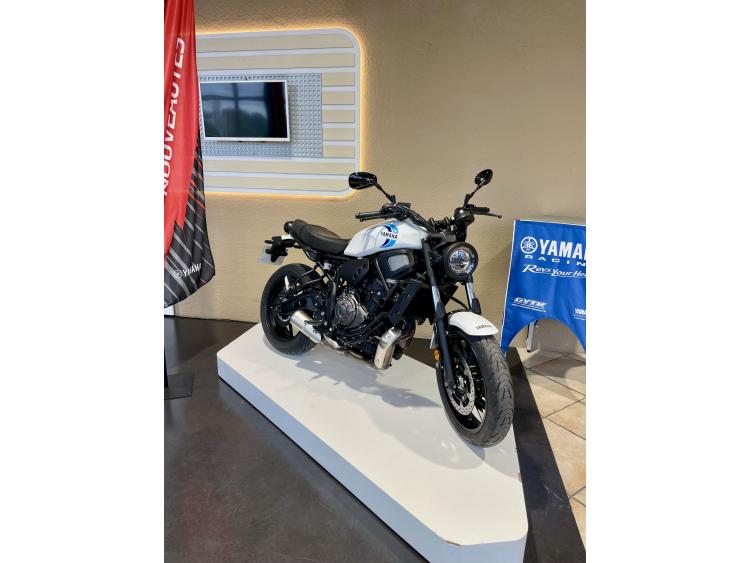 YAMAHA XSR 700